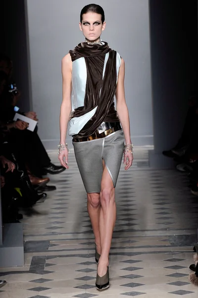 Look 25
